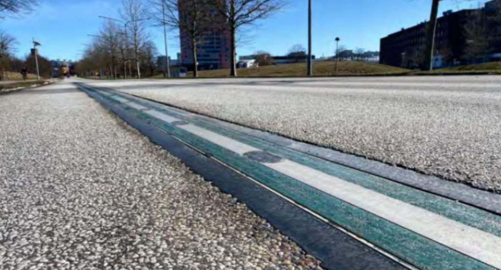 Electric road in action